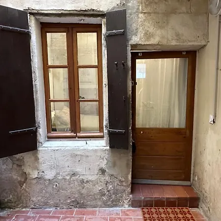Apartment Arenes *